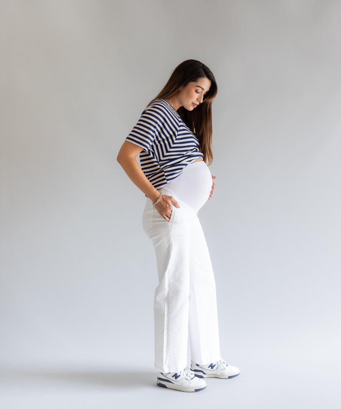 WHITE JEANS