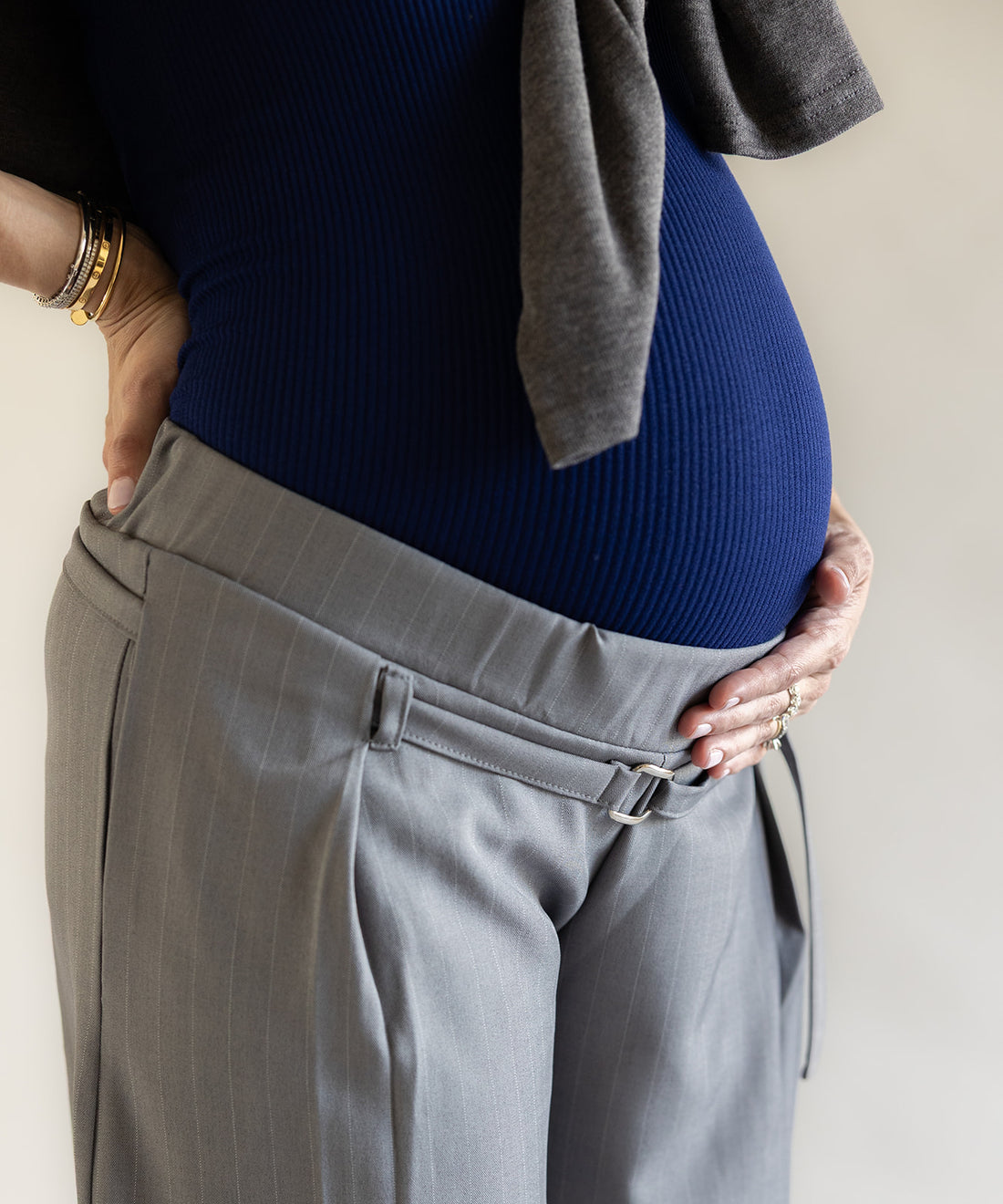 TAILORED LOW RISE PANTS GRAY